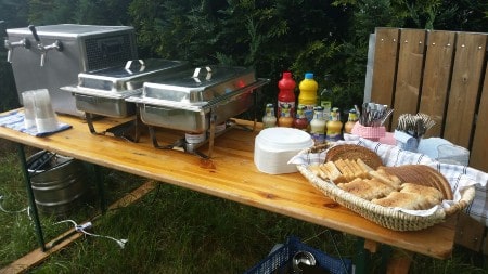 Spanferkelgrill und Ausstattung
