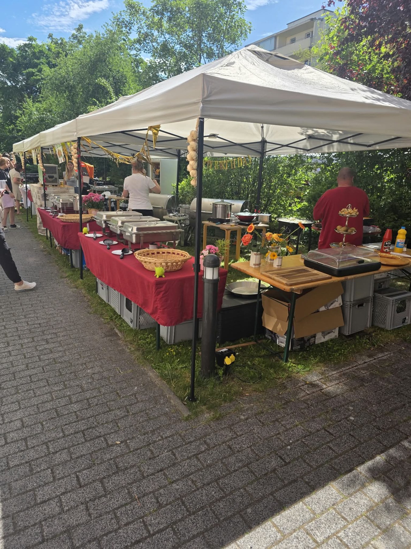 Spanferkelgrill bei einer Veranstaltung